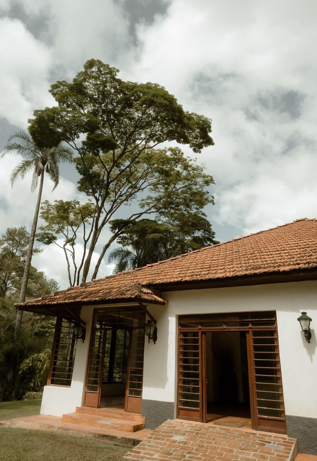 Casarão da Fazenda com portas abertas